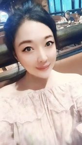 173女职员兼职，真正学过莞式扶雾系